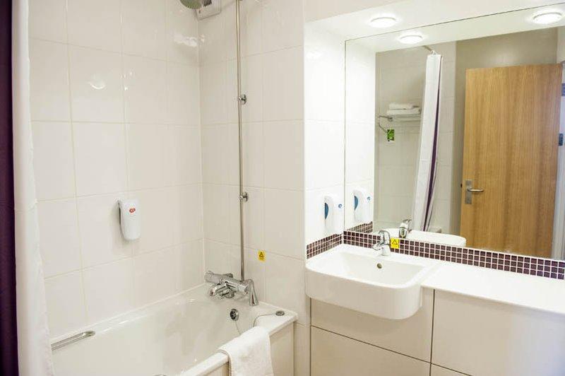 Premier Inn Stroud Stroud  Ngoại thất bức ảnh