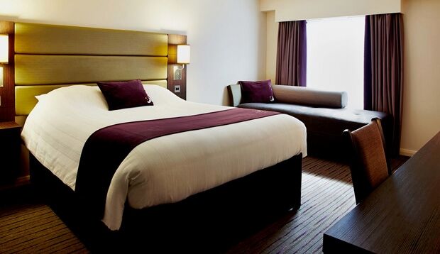 Premier Inn Stroud Stroud  Ngoại thất bức ảnh